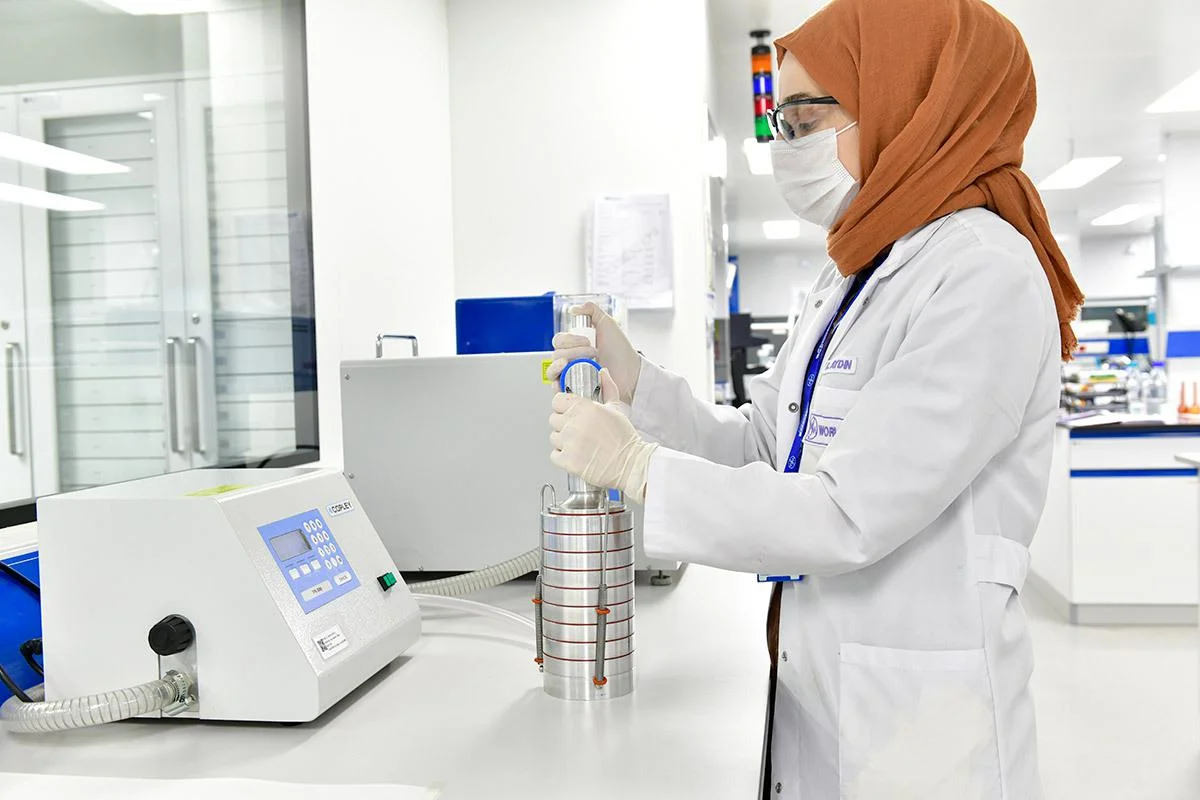 Ми представляємо World Medicine з успіхом і гордістю